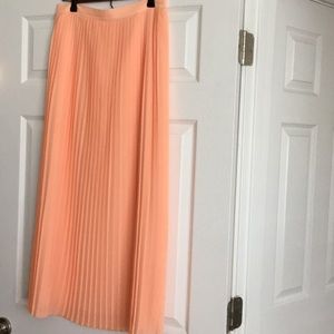 JCrew Maxi pleated skirt. Sz 4. Peach color